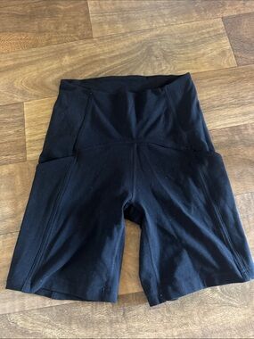 2 pockets Black Women’s Athletic Shorts